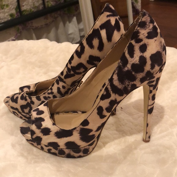 Victoria Secret Heels - Size 6B - $14 - Picture 3 of 9